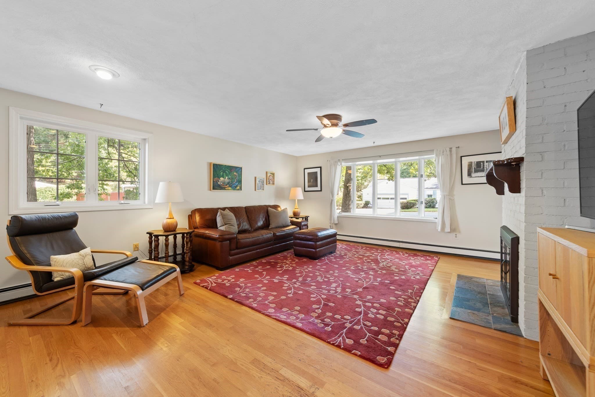 Single Family Residence at 17 Rich Rd, Woburn MA 01801, Woburn, photo 7 of 27
