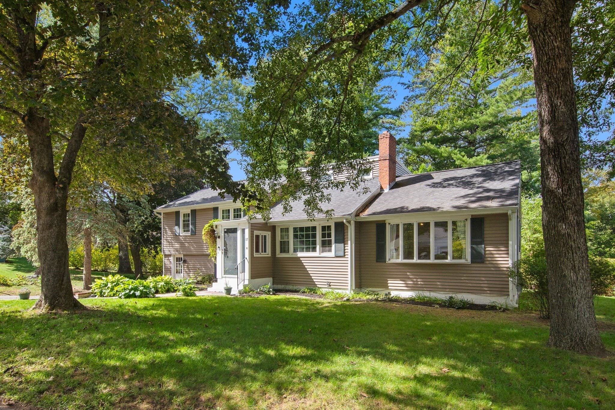 17 Rich Rd, Woburn MA 01801