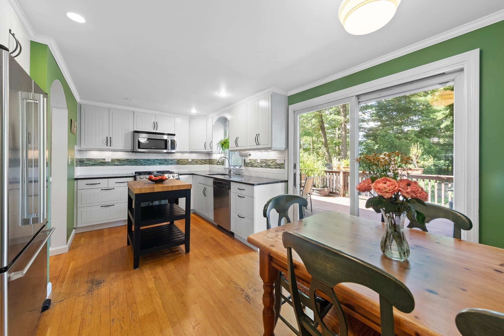 Single Family Residence at 17 Rich Rd, Woburn MA 01801, Woburn, photo 9 of 27