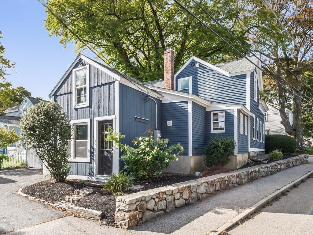 Single Family Residence at 1 Wesleyan St, Shrewsbury MA 01545, Shrewsbury, photo 2 of 37