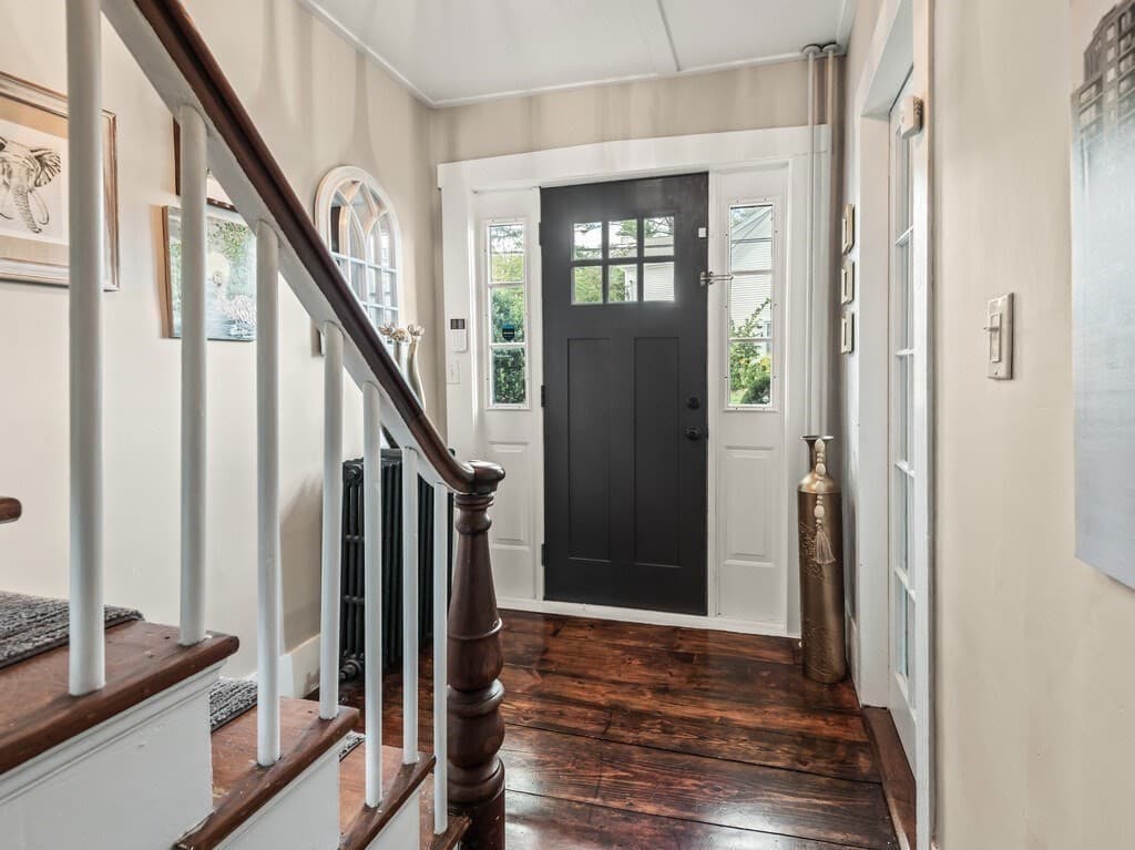 Single Family Residence at 1 Wesleyan St, Shrewsbury MA 01545, Shrewsbury, photo 5 of 37