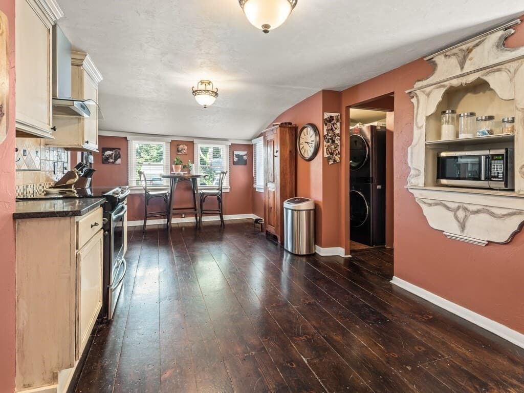 Single Family Residence at 1 Wesleyan St, Shrewsbury MA 01545, Shrewsbury, photo 15 of 37