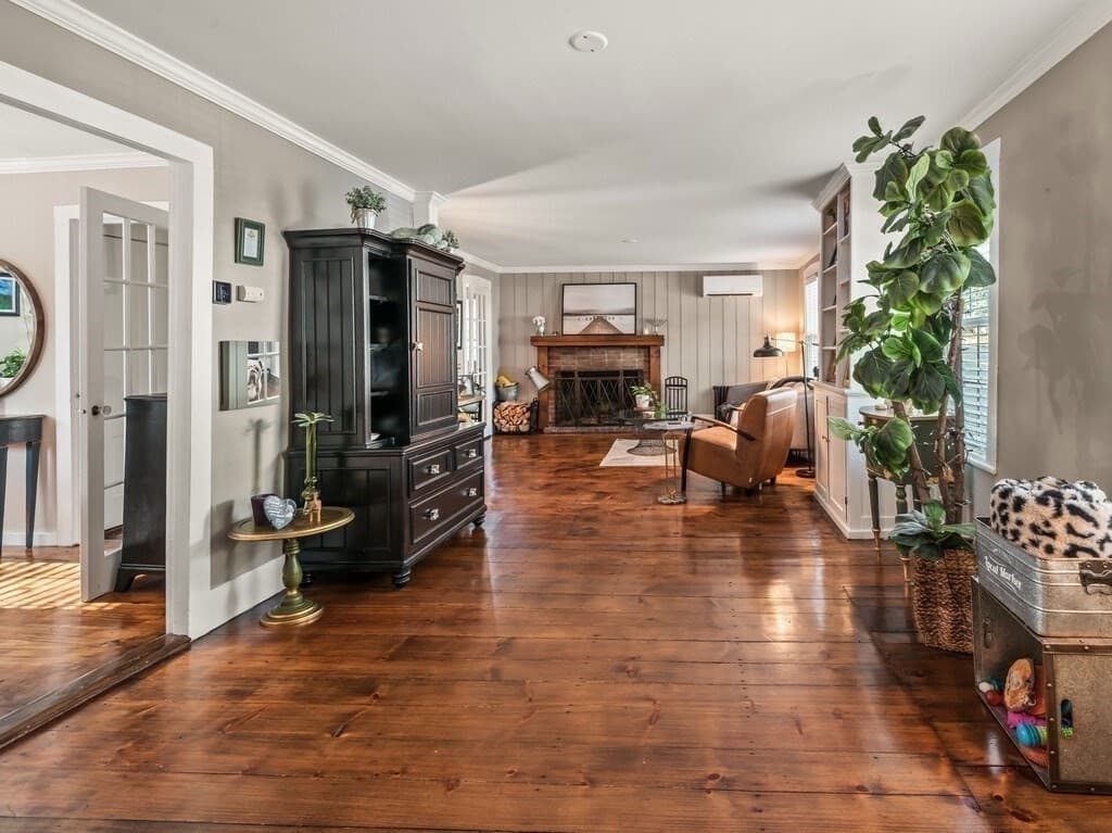 Single Family Residence at 1 Wesleyan St, Shrewsbury MA 01545, Shrewsbury, photo 8 of 37