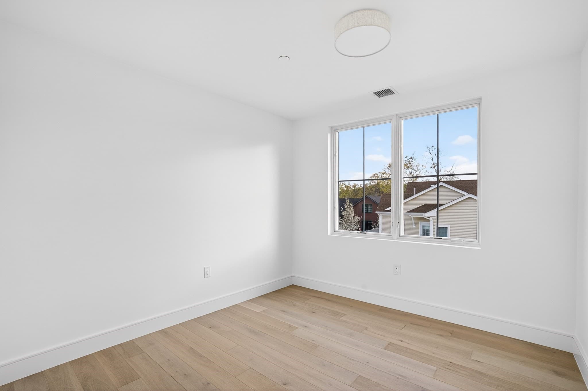Single Family Residence at 17 Jewett Place # 2, Newton MA 02458, Newton, photo 21 of 31
