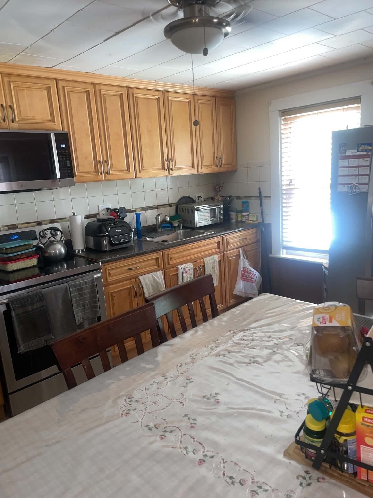 3 Family at 19 Temple St, Brockton MA 02301, Brockton, photo 12 of 19