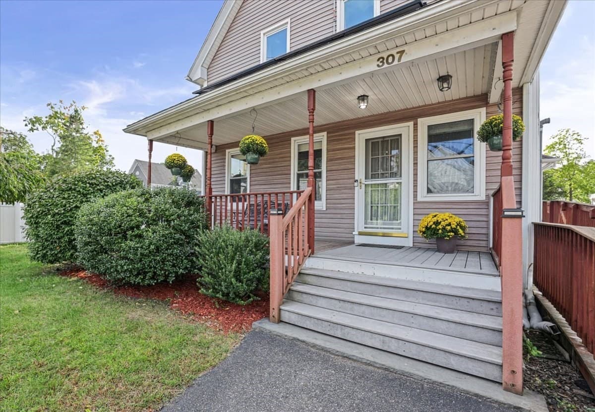 Single Family Residence at 307 S Main Street, Attleboro MA 02703, Attleboro, photo 2 of 32