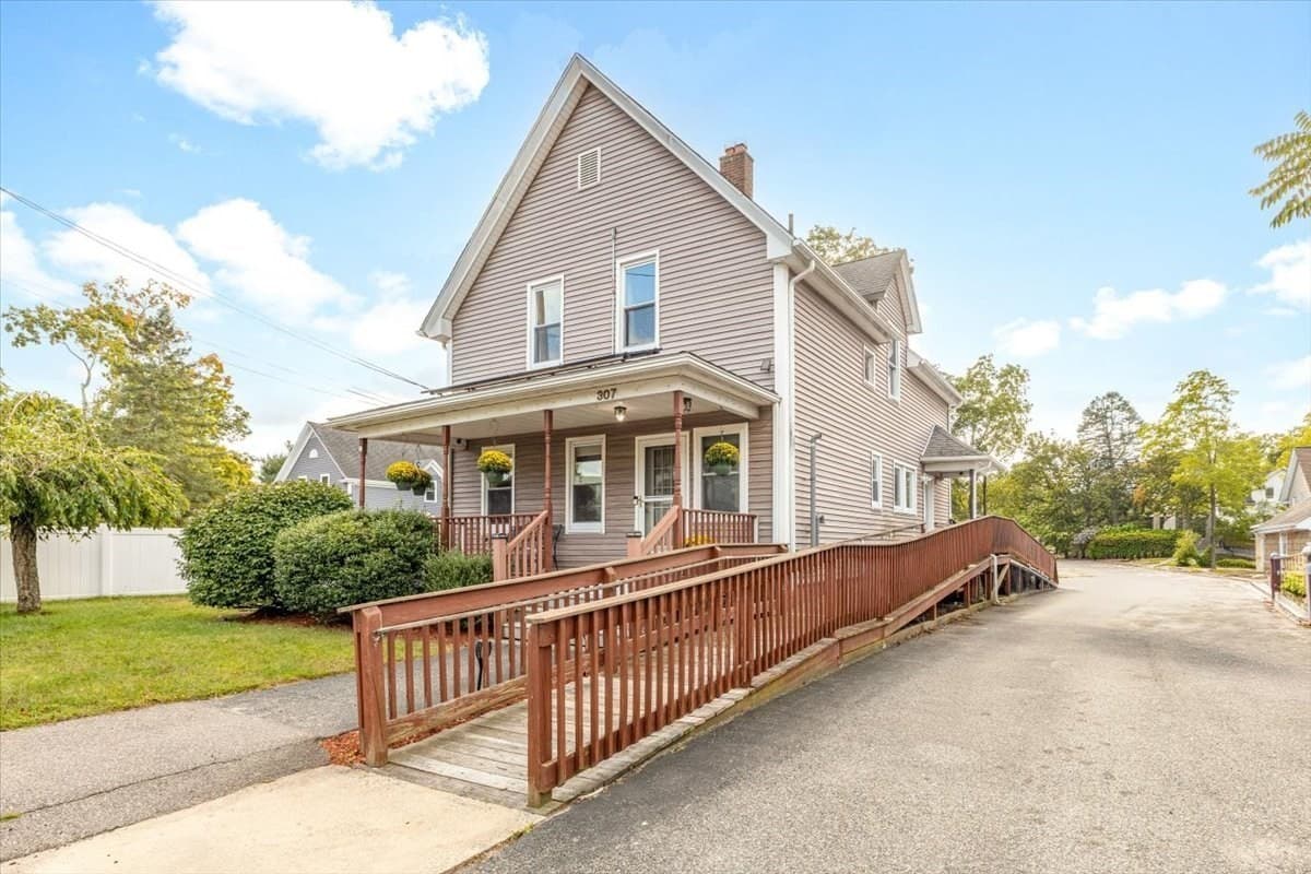 Single Family Residence at 307 S Main Street, Attleboro MA 02703, Attleboro, photo 4 of 32