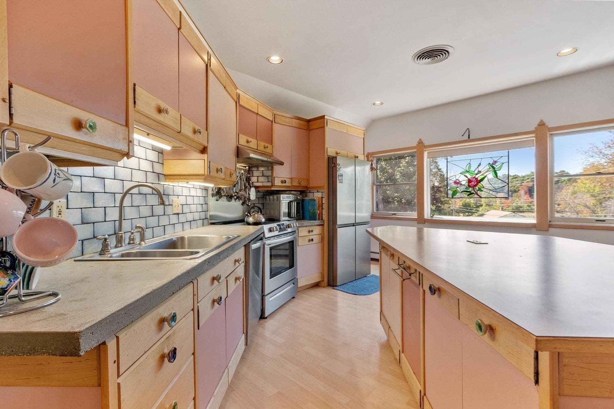 Single Family Residence at 14 Travers St, Gardner MA 01440, Gardner, photo 12 of 40