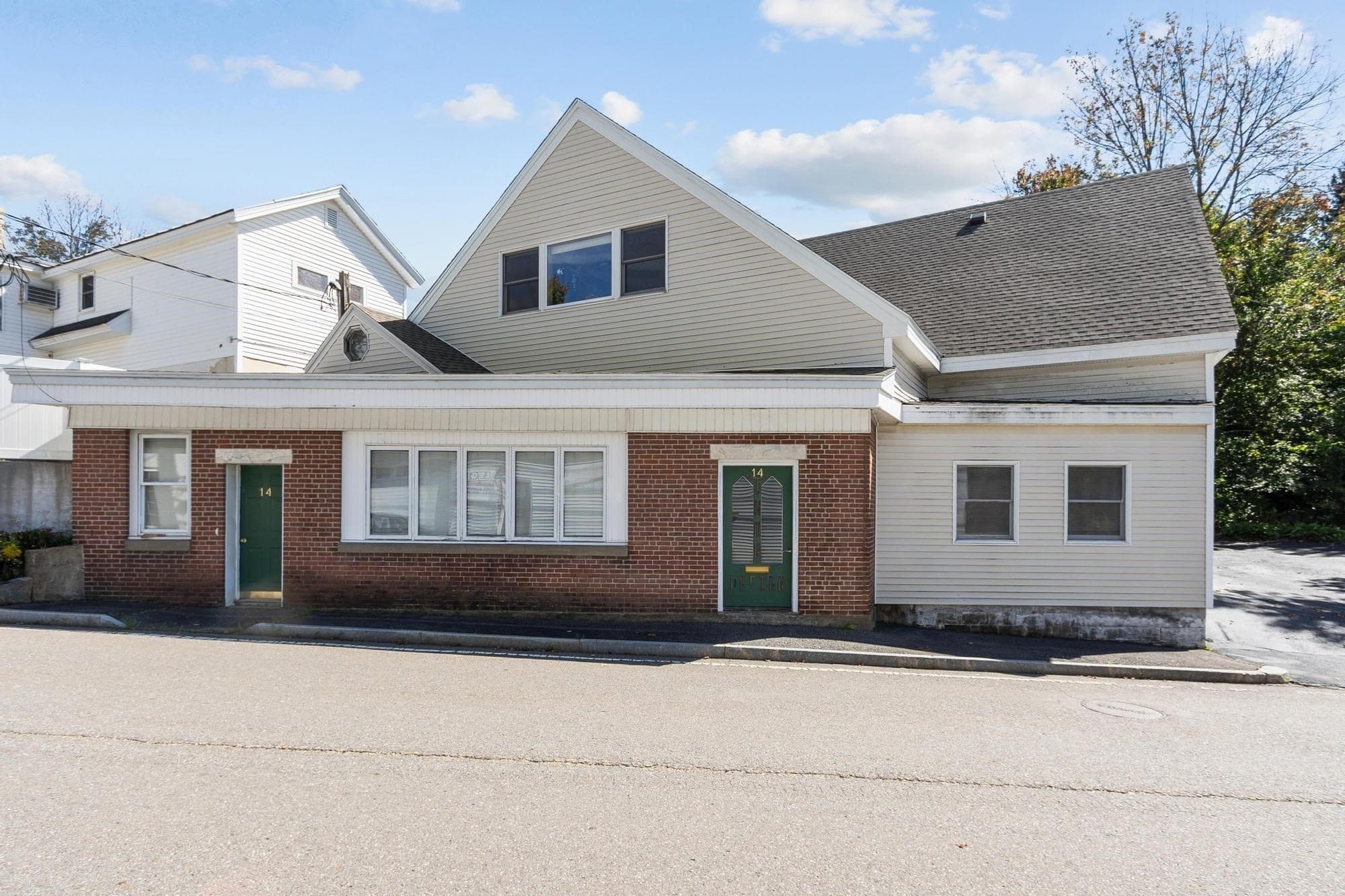 14 Travers St, Gardner MA 01440