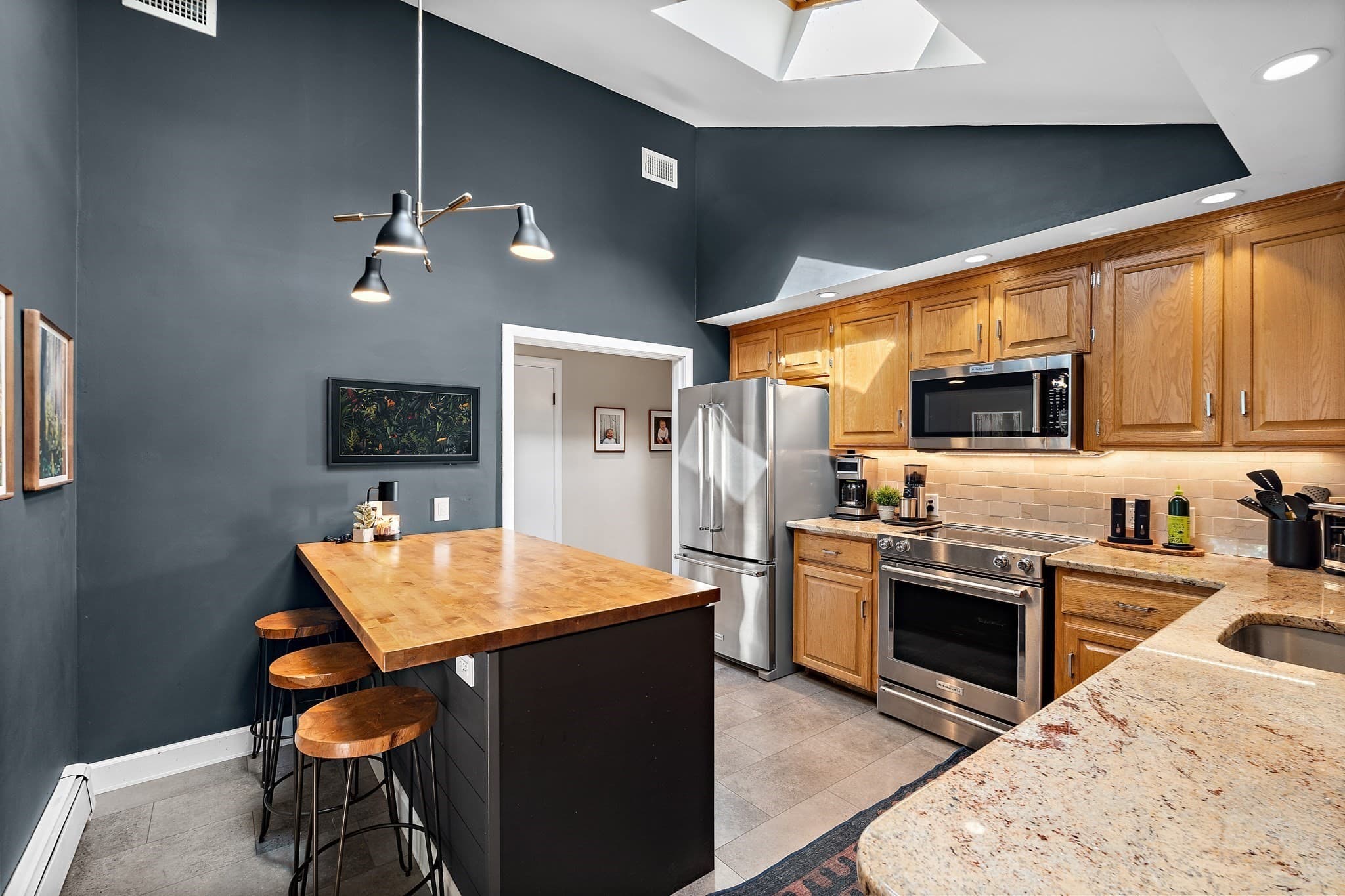 Single Family Residence at 3 Pheasant Lane, Woburn MA 01801, Woburn, photo 13 of 39