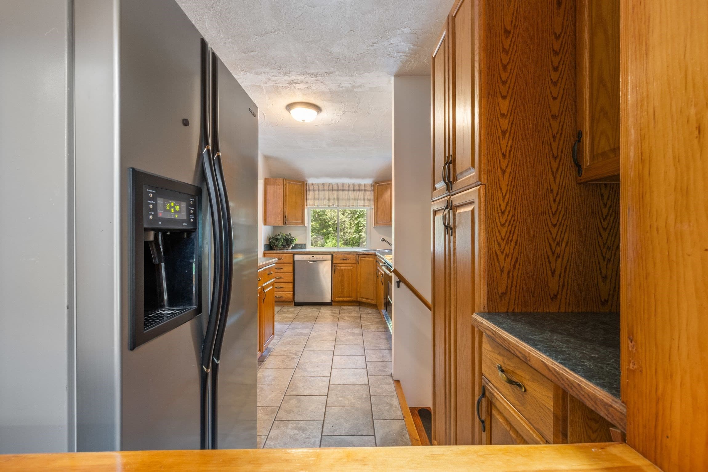 Single Family Residence at 609 Oxford St  S, Auburn MA 01501, Auburn, photo 9 of 42