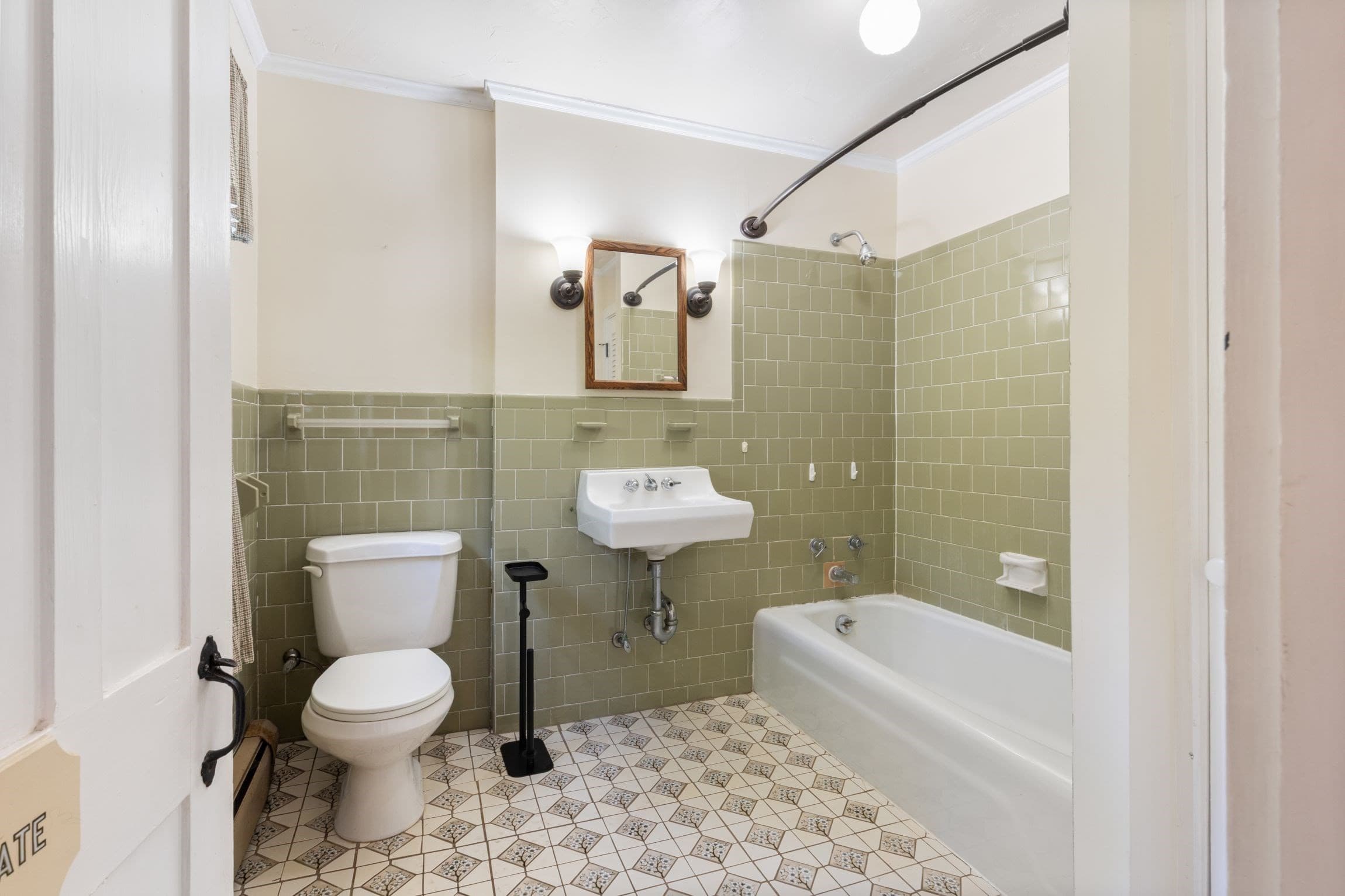 Single Family Residence at 609 Oxford St  S, Auburn MA 01501, Auburn, photo 30 of 42