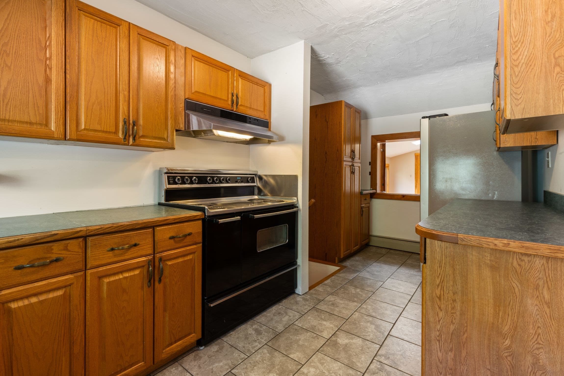Single Family Residence at 609 Oxford St  S, Auburn MA 01501, Auburn, photo 10 of 42