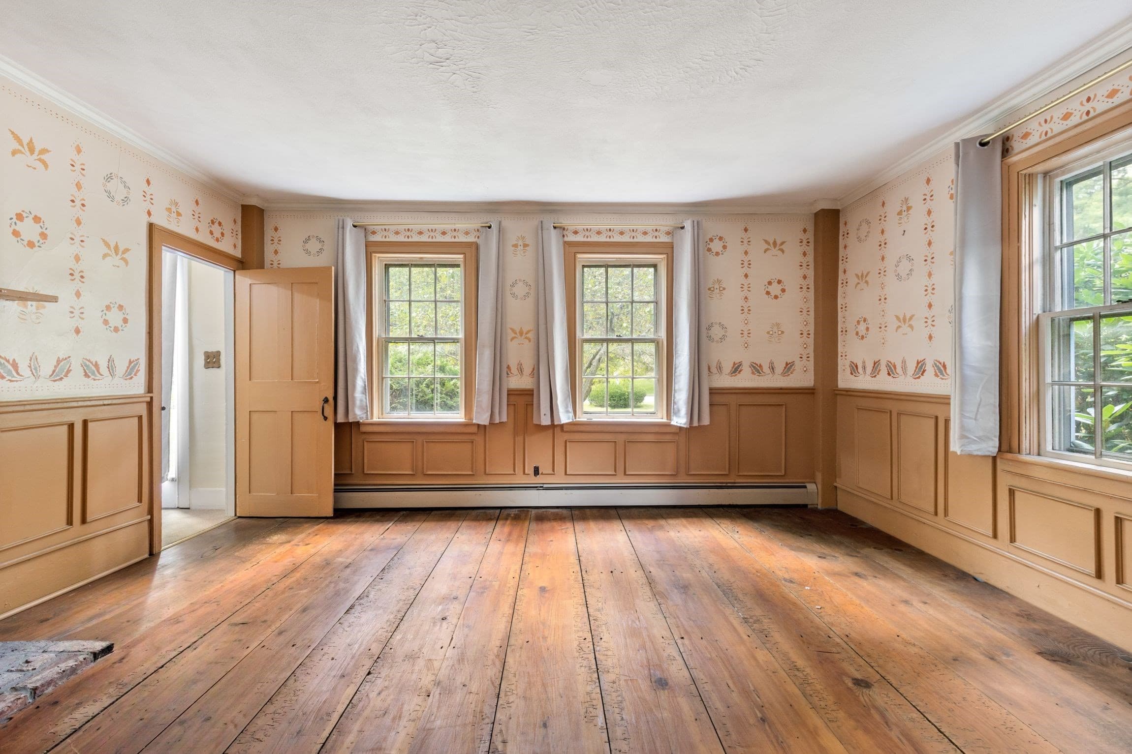 Single Family Residence at 609 Oxford St  S, Auburn MA 01501, Auburn, photo 14 of 42