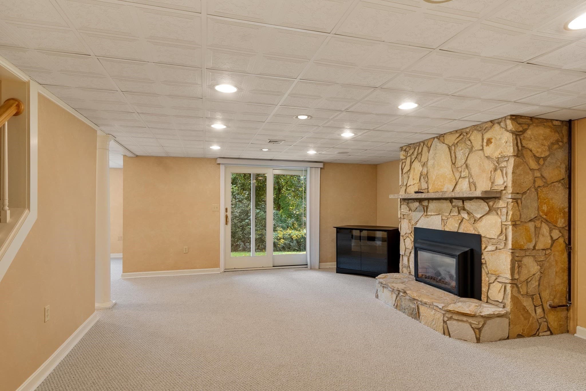 Condominium at 41 Mitchell Grant Way # 41, Bedford MA 01730, Bedford, photo 27 of 37