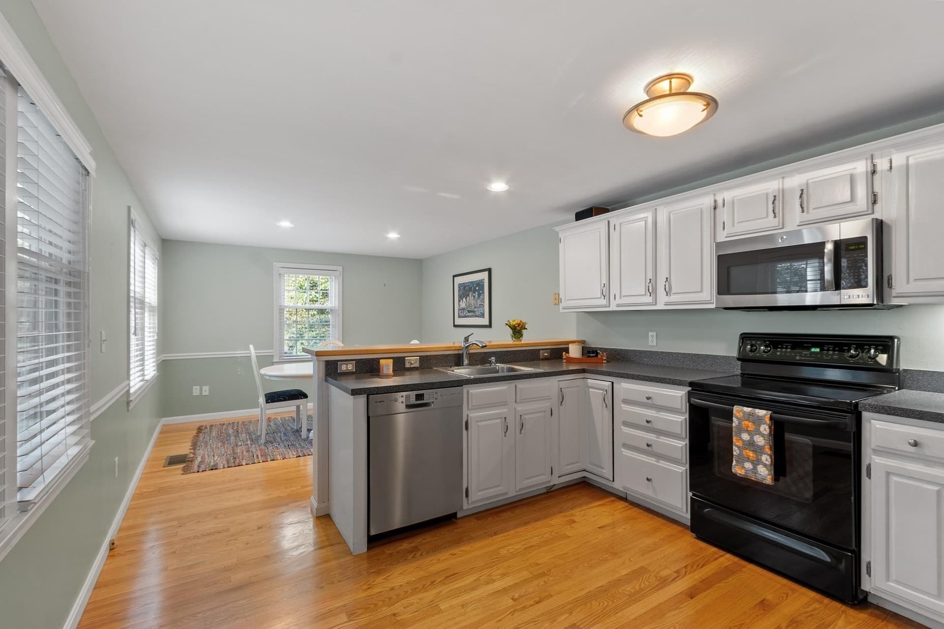 Condominium at 41 Mitchell Grant Way # 41, Bedford MA 01730, photo 12 of 37