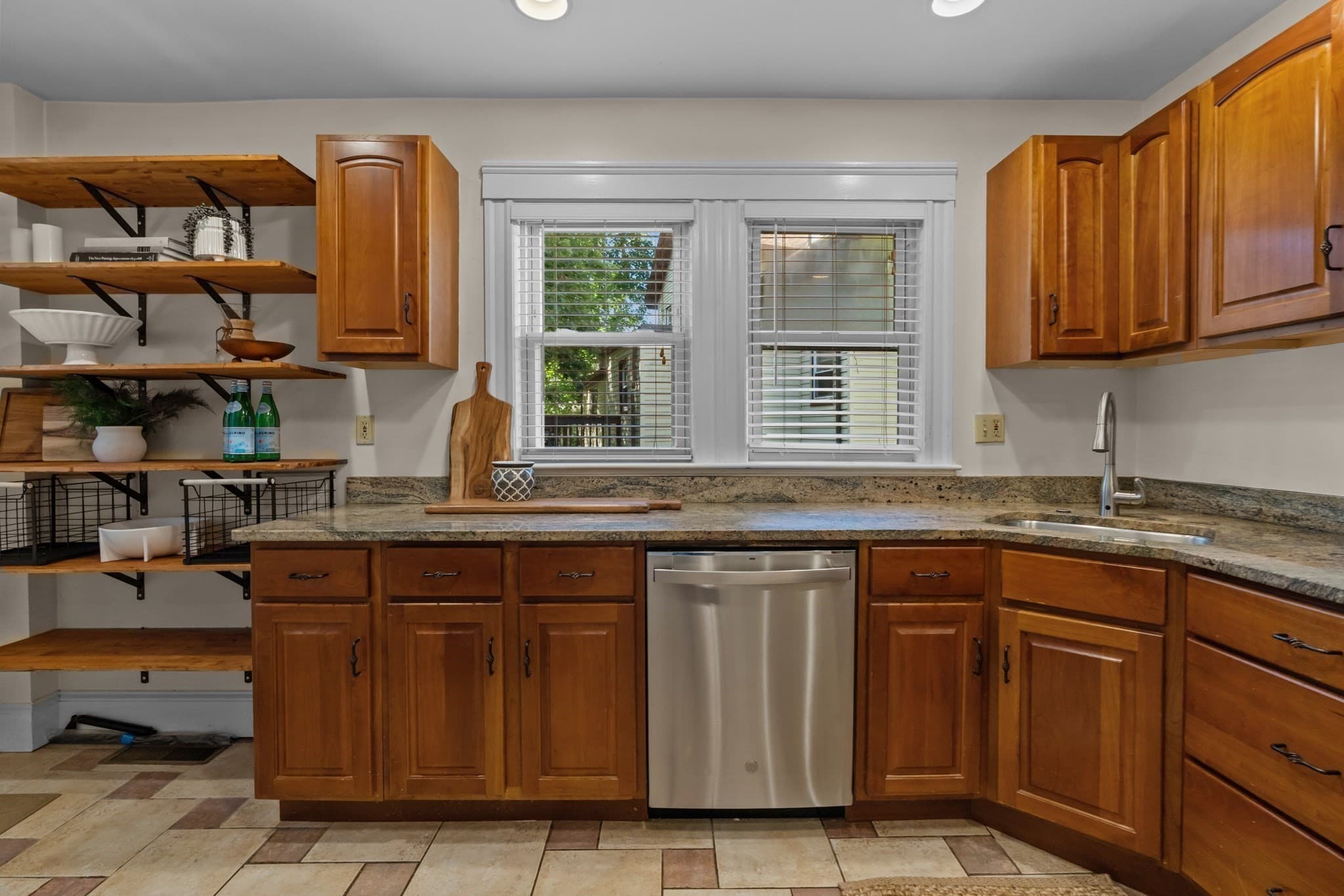 Condominium at 88-90 Auburn St # 90, Newton MA 02466, Newton, photo 16 of 36