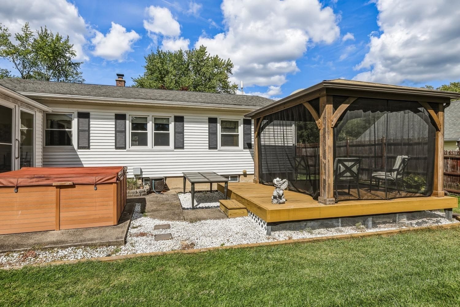 Single Family Residence at 15 Somerset St, East Longmeadow MA 01028, East Longmeadow, photo 6 of 39