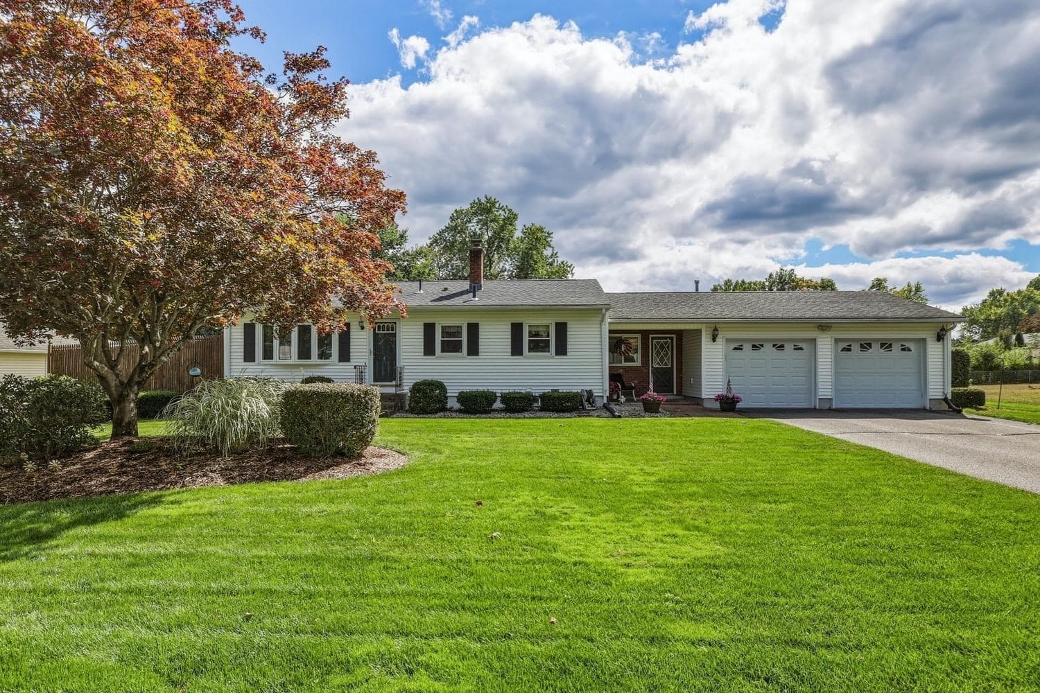 15 Somerset St, East Longmeadow MA 01028