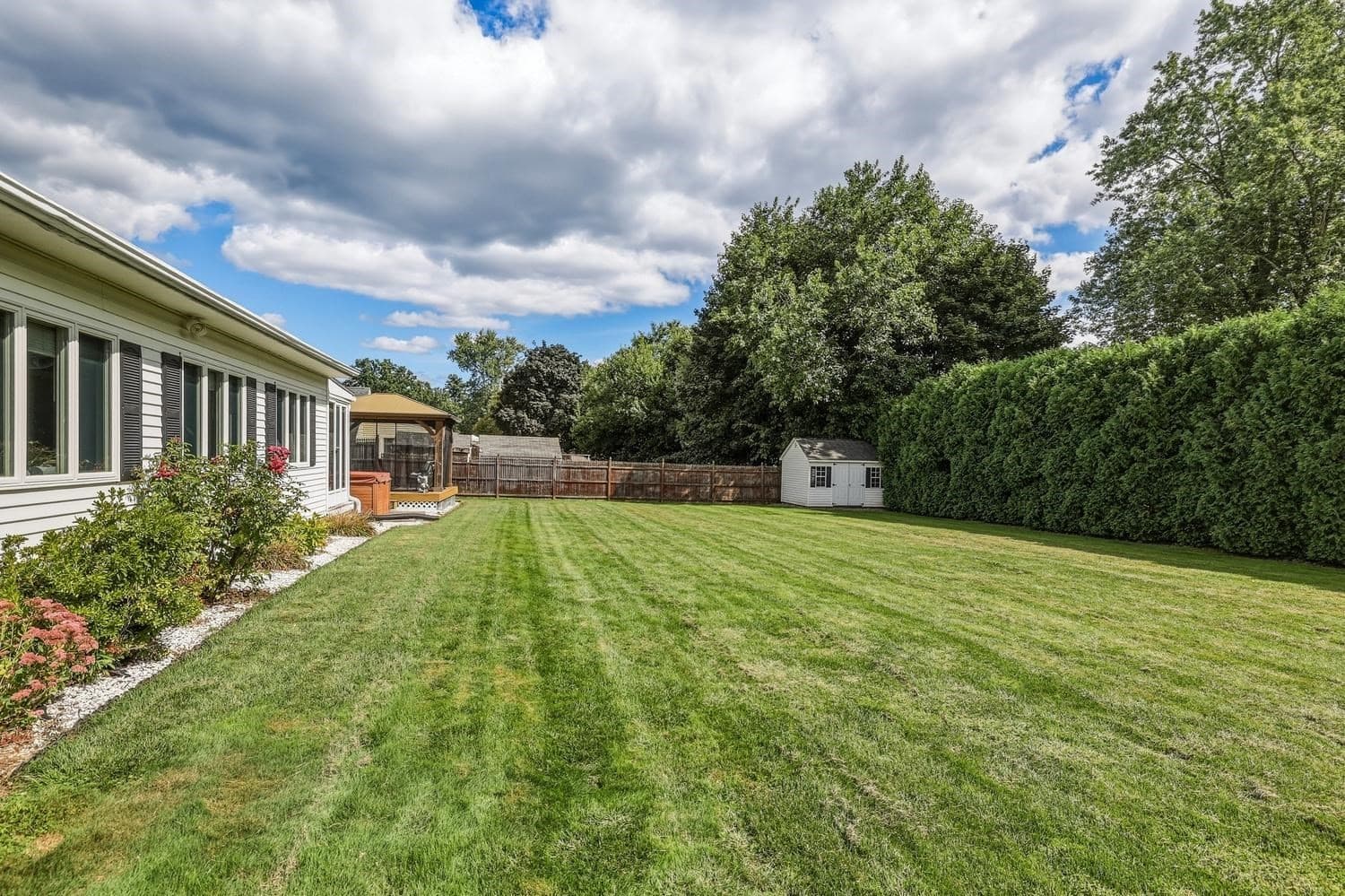 Single Family Residence at 15 Somerset St, East Longmeadow MA 01028, East Longmeadow, photo 9 of 39