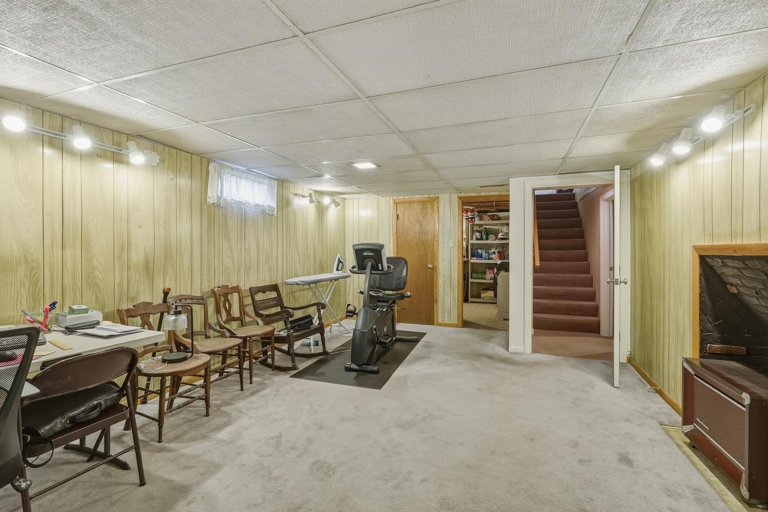 Single Family Residence at 15 Somerset St, East Longmeadow MA 01028, East Longmeadow, photo 33 of 39