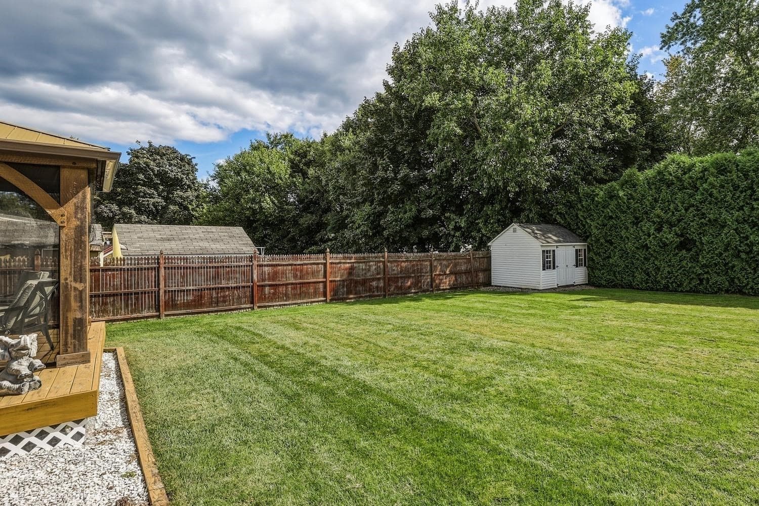 Single Family Residence at 15 Somerset St, East Longmeadow MA 01028, East Longmeadow, photo 8 of 39