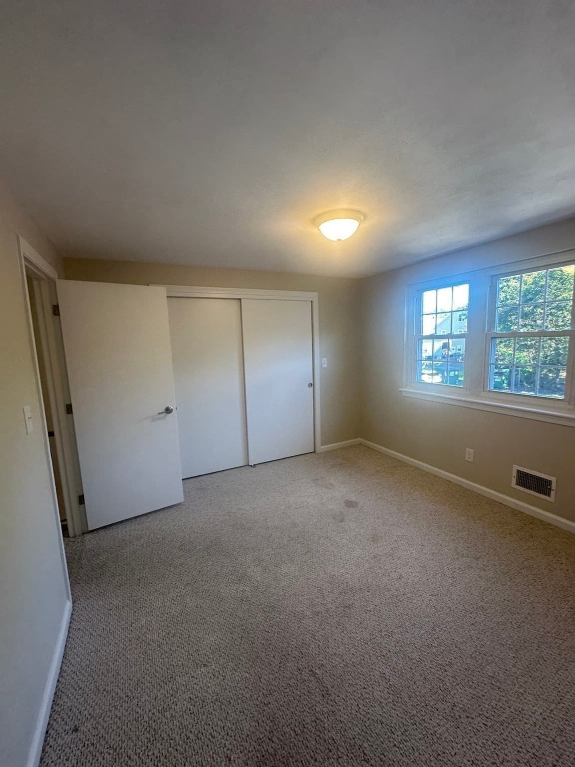 Condominium at 71 Florence St # 71, Hudson MA 01749, Hudson, photo 13 of 32