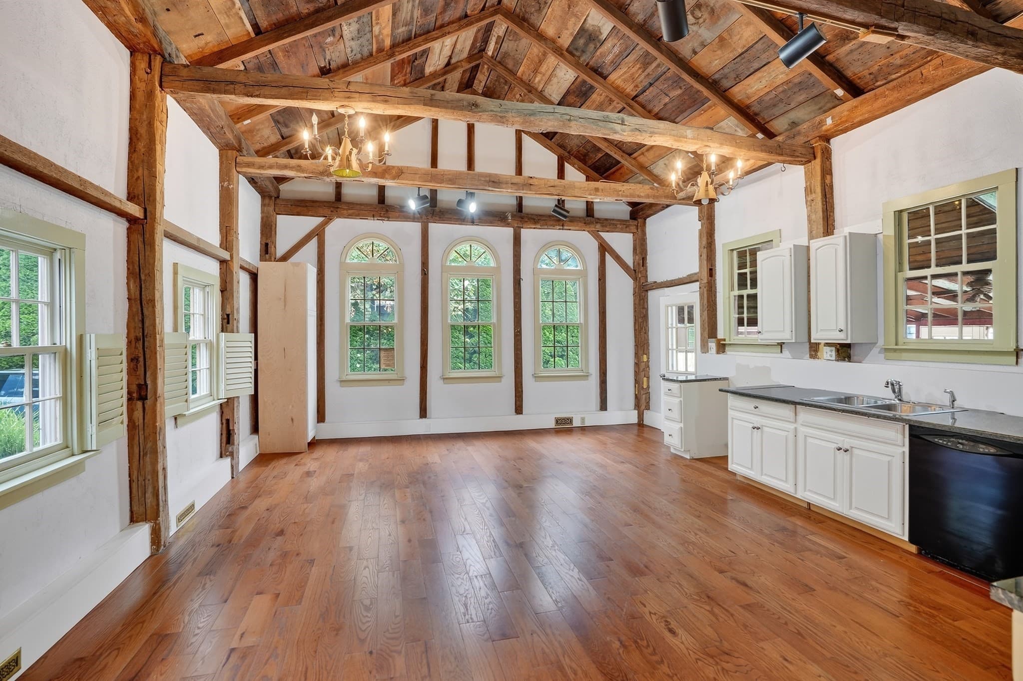 Single Family Residence at 32 Norton Orchard Rd, Edgartown MA 02539, Edgartown, photo 13 of 35