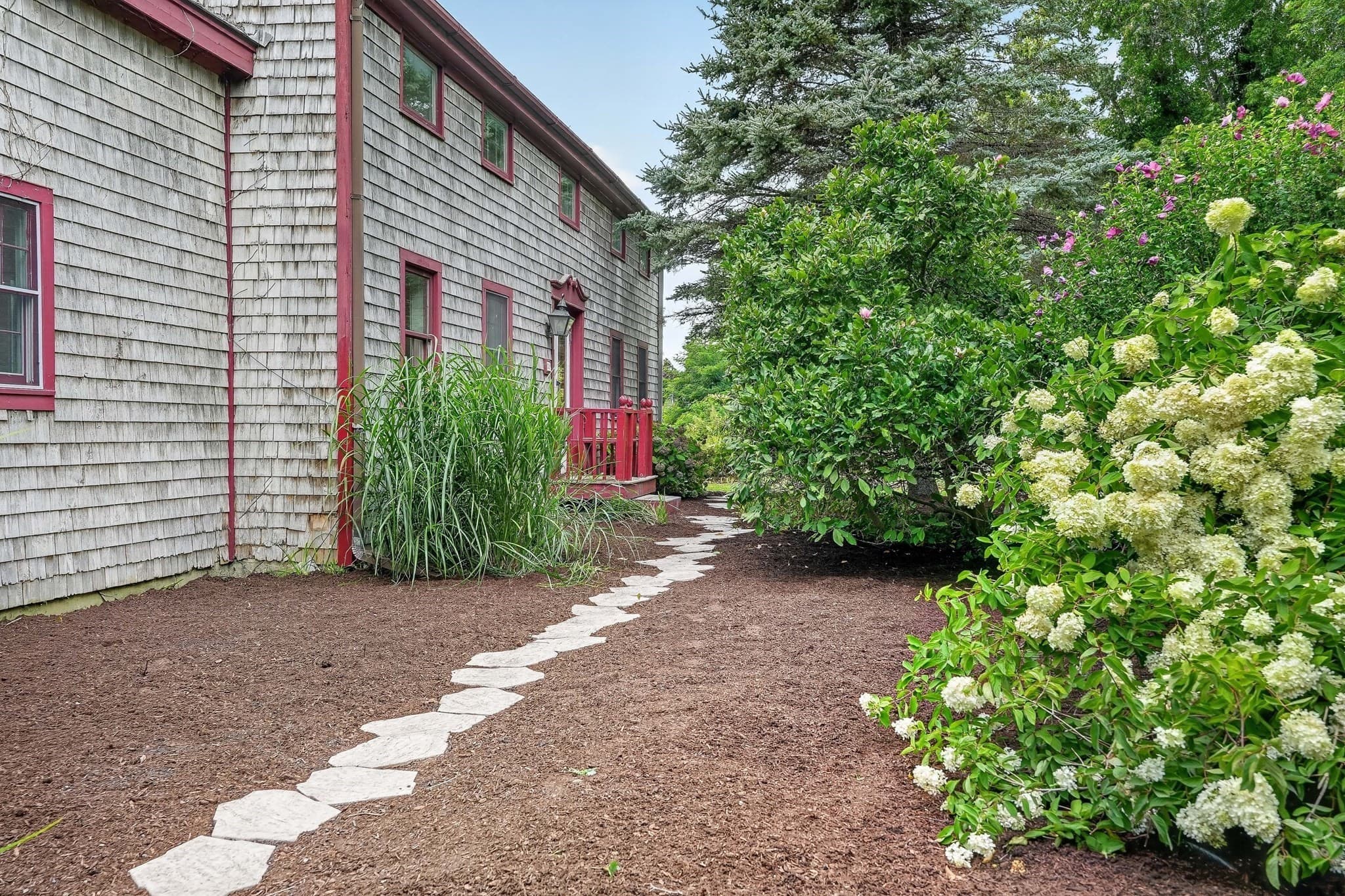 Single Family Residence at 32 Norton Orchard Rd, Edgartown MA 02539, Edgartown, photo 5 of 35