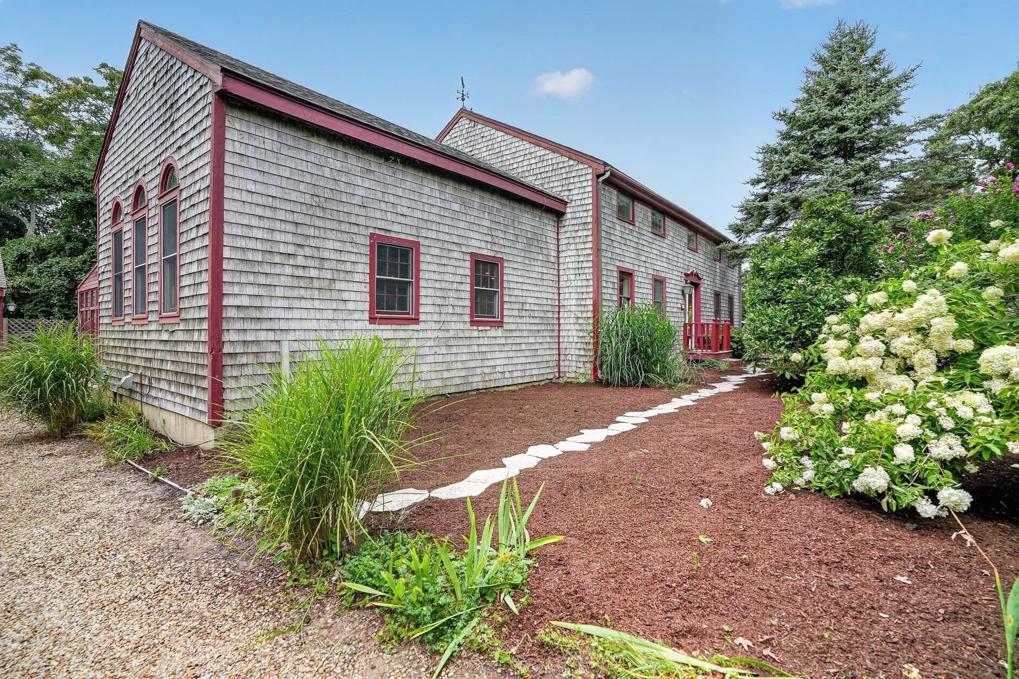 Single Family Residence at 32 Norton Orchard Rd, Edgartown MA 02539, Edgartown, photo 4 of 35