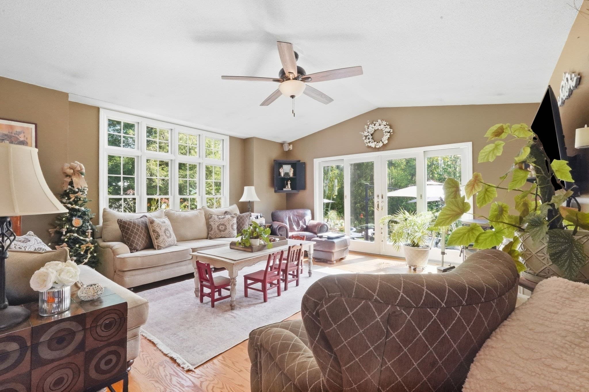 Single Family Residence at 36 Decorie Dr, Wilbraham MA 01095, Wilbraham, photo 4 of 41