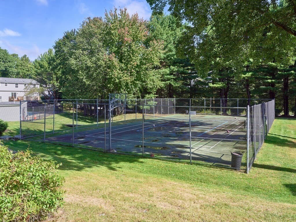 Condominium at 270 Sunderland Rd # 40, Worcester MA 01604, Worcester, photo 27 of 28