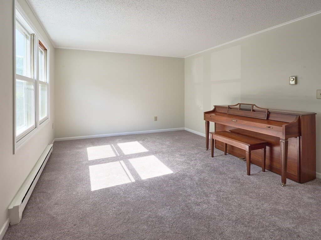 Condominium at 270 Sunderland Rd # 40, Worcester MA 01604, Worcester, photo 9 of 28