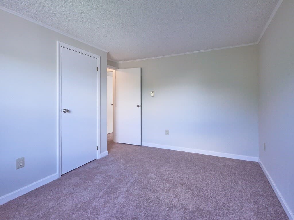Condominium at 270 Sunderland Rd # 40, Worcester MA 01604, Worcester, photo 15 of 28