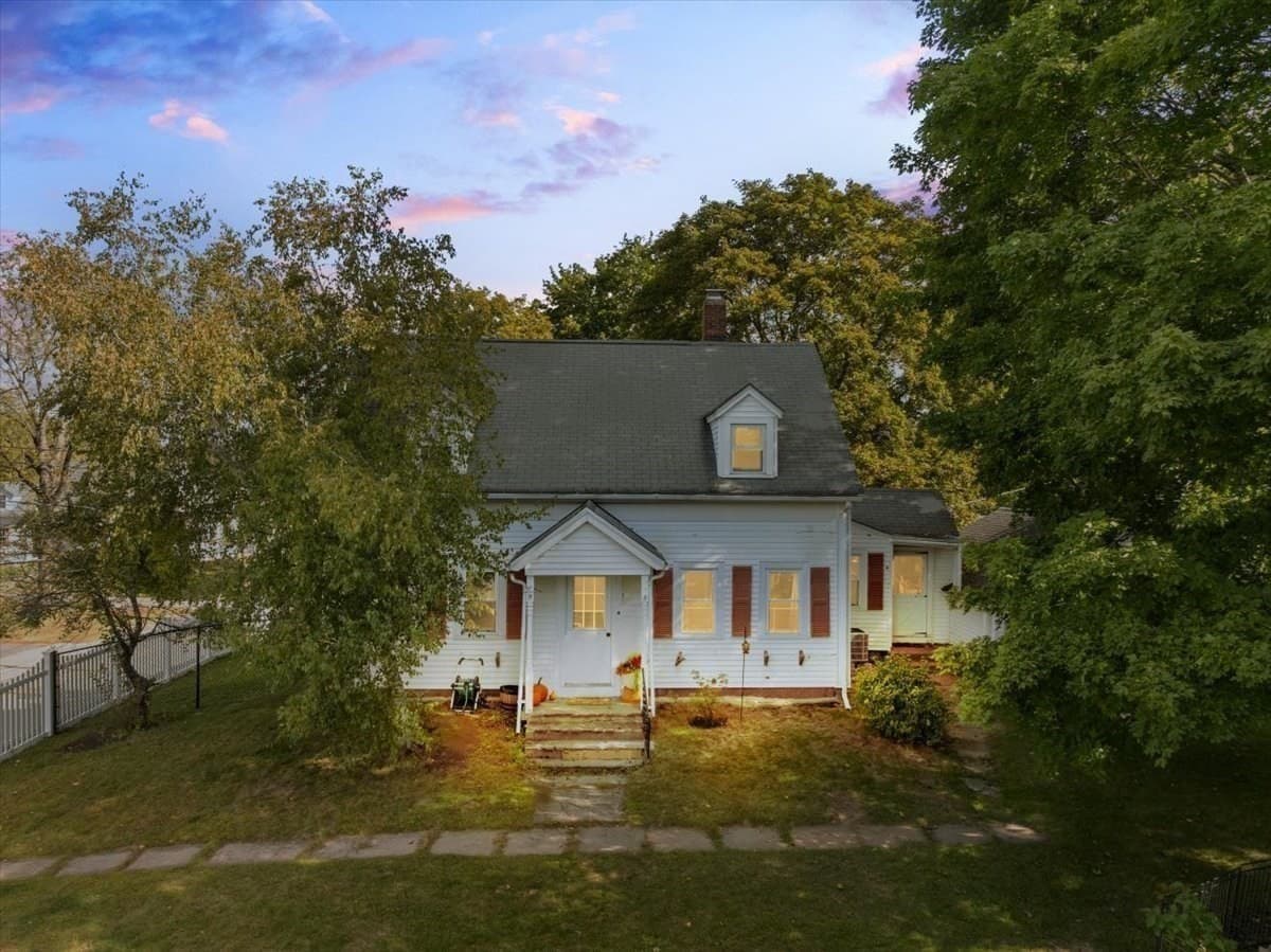 24 School Street, Walpole MA 02081