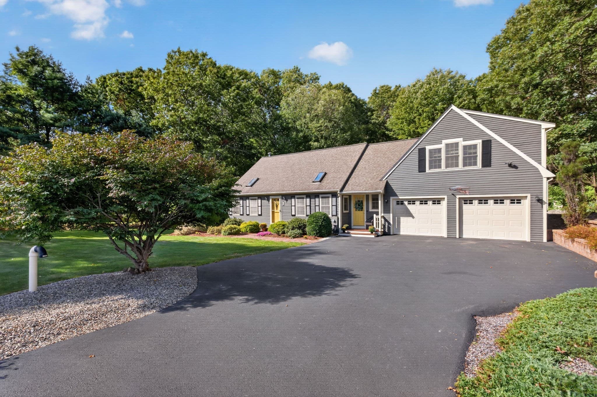 Single Family Residence at 8 Monahan Lane, Mansfield MA 02048, Mansfield, photo 2 of 31