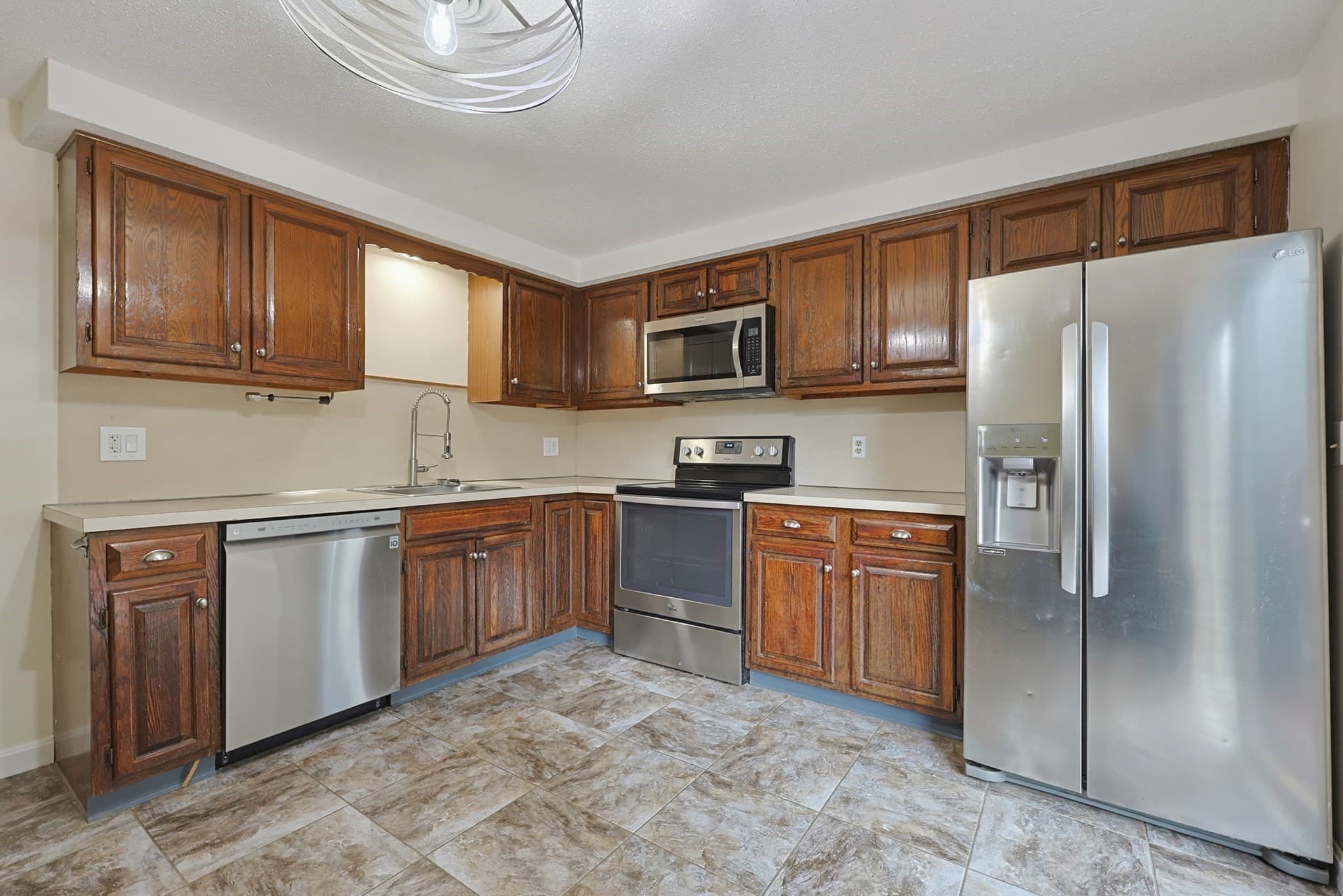 Condominium at 10 Village Way # A, Norton MA 02766, Norton, photo 11 of 42