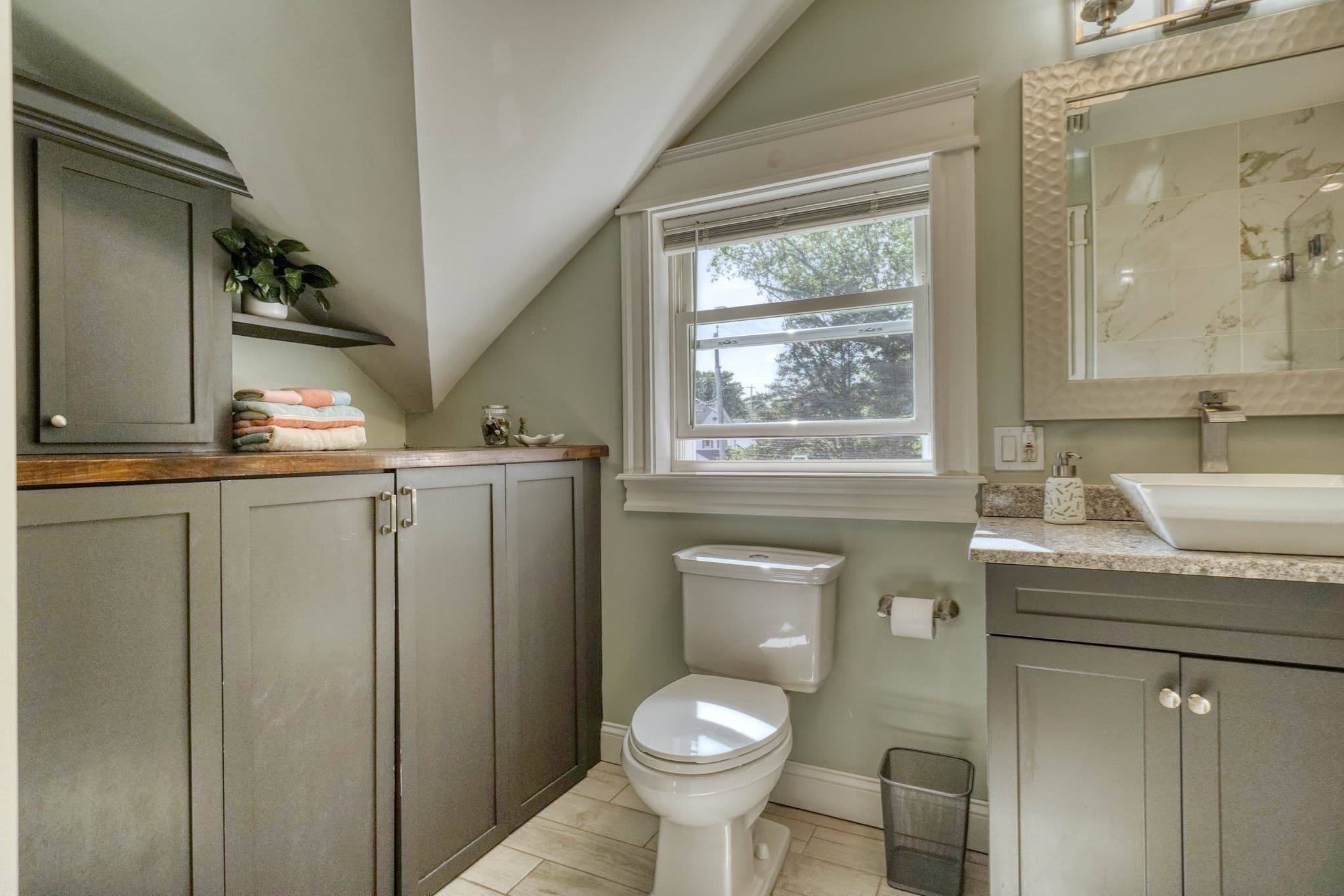 Single Family Residence at 35 Nightingale St, Fall River MA 02721, Fall River, photo 27 of 38