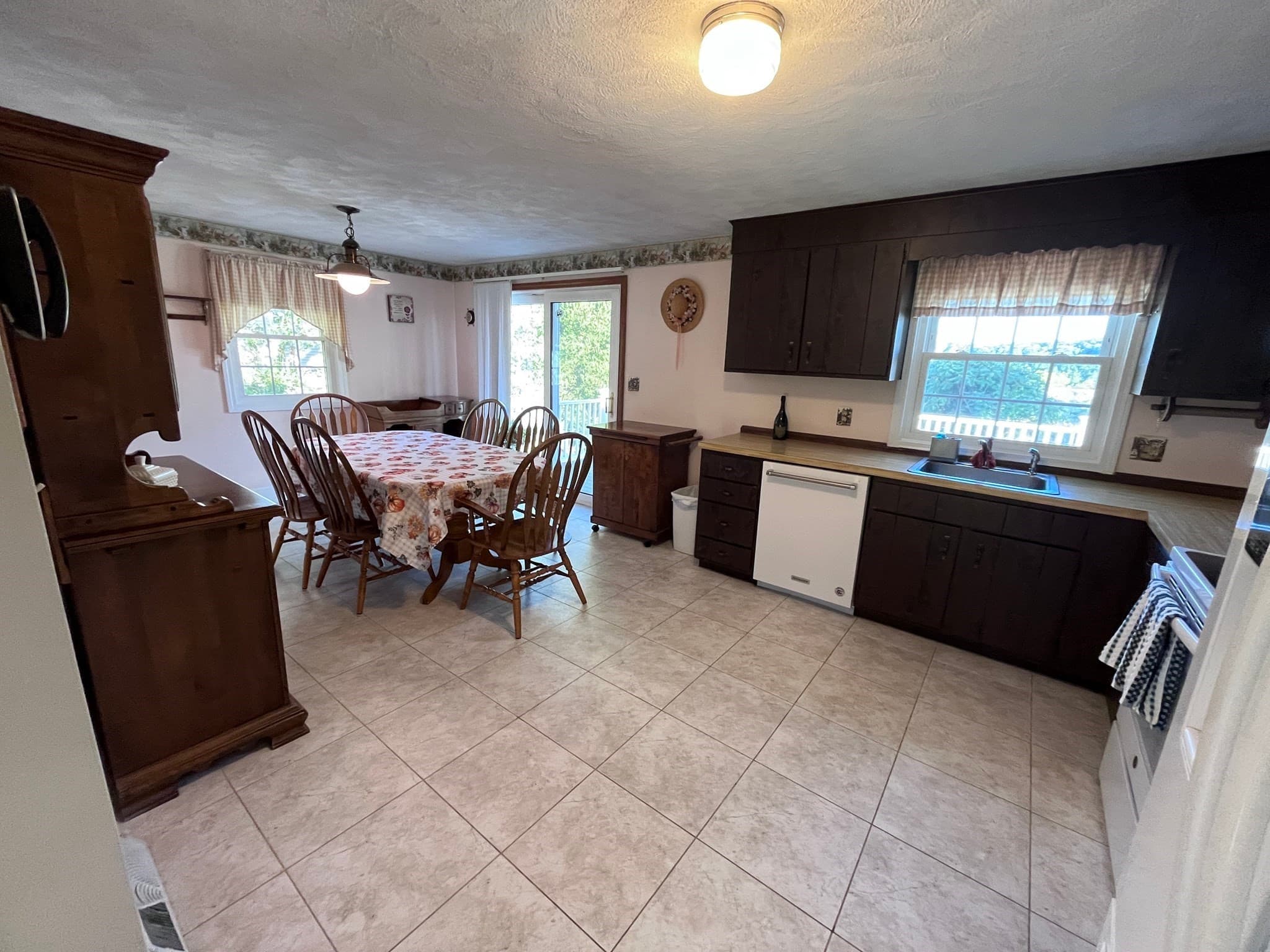 Single Family Residence at 191 E Broadway, Haverhill MA 01830, Haverhill, photo 11 of 25