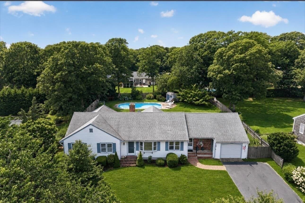 Single Family Residence at 21 Clearview Drive, Dennis MA 02641, Dennis, photo 3 of 11