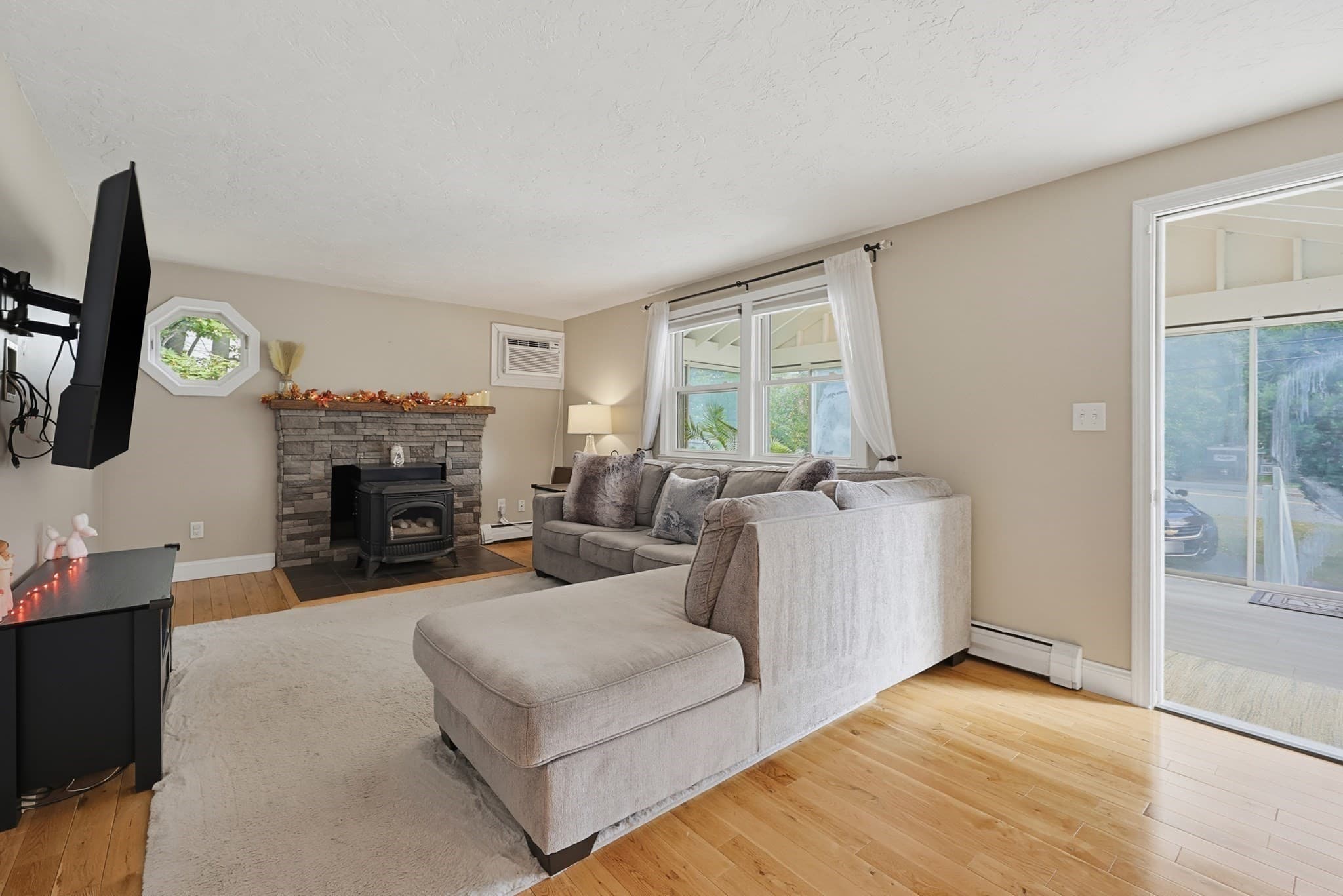 Single Family Residence at 112 Wales St, Abington MA 02351, Abington, photo 5 of 28