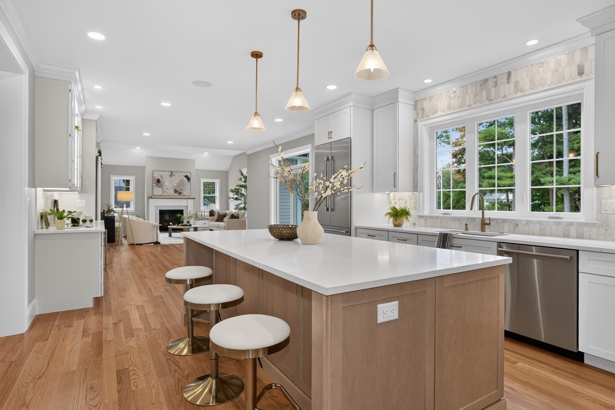 Single Family Residence at 233 Fox Hill Rd, Burlington MA 01803, Burlington, photo 6 of 42