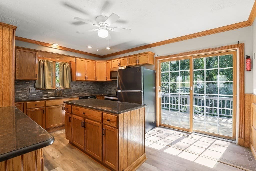 Single Family Residence at 10 Shangri La Blvd, Wareham MA 02538, Wareham, photo 10 of 42