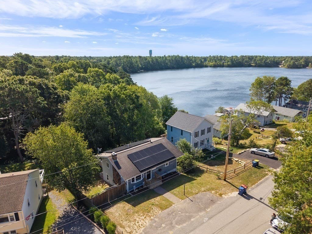 Single Family Residence at 10 Shangri La Blvd, Wareham MA 02538, Wareham, photo 4 of 42