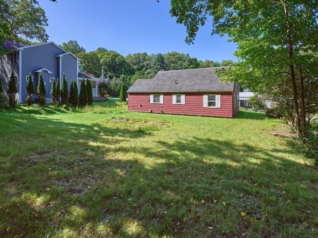 Single Family Residence at 11 West St, Grafton MA 01519, Grafton, photo 6 of 24