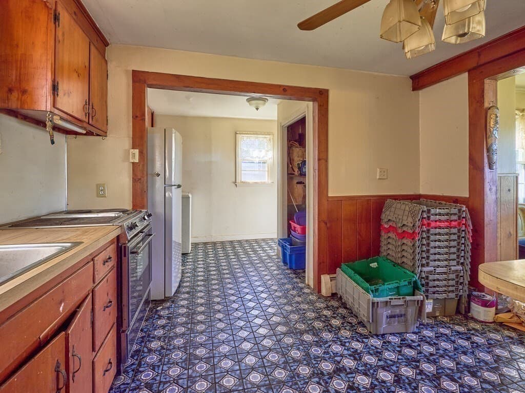 Single Family Residence at 11 West St, Grafton MA 01519, Grafton, photo 12 of 24