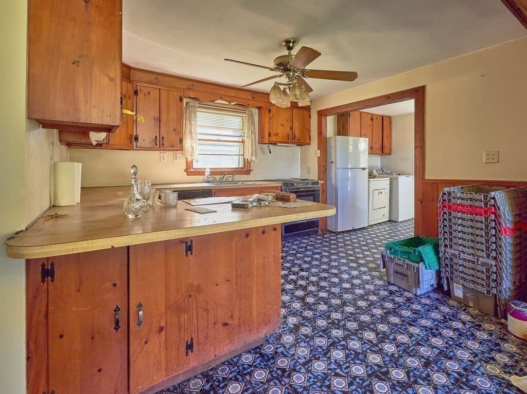 Single Family Residence at 11 West St, Grafton MA 01519, Grafton, photo 11 of 24