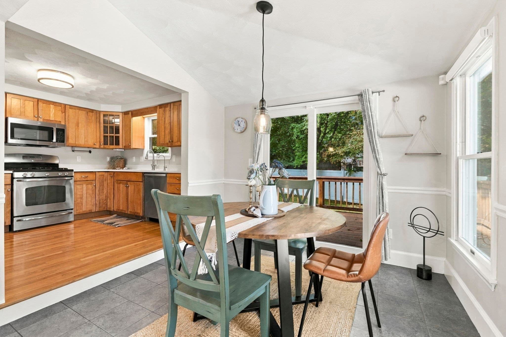 Single Family Residence at 3 Lantern Lane, Woburn MA 01801, Woburn, photo 3 of 27