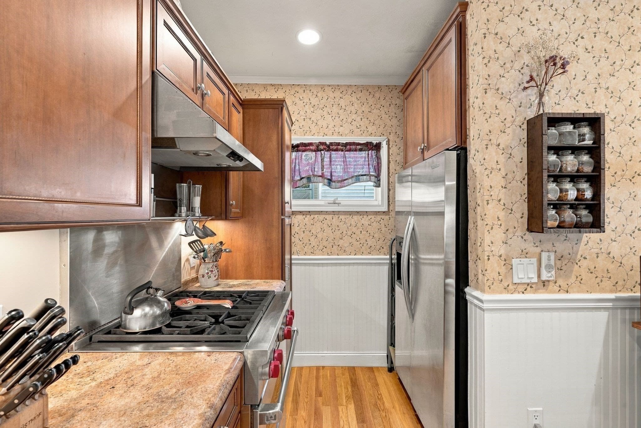 Single Family Residence at 16 Churchill Place, Lynn MA 01902, Lynn, photo 9 of 42