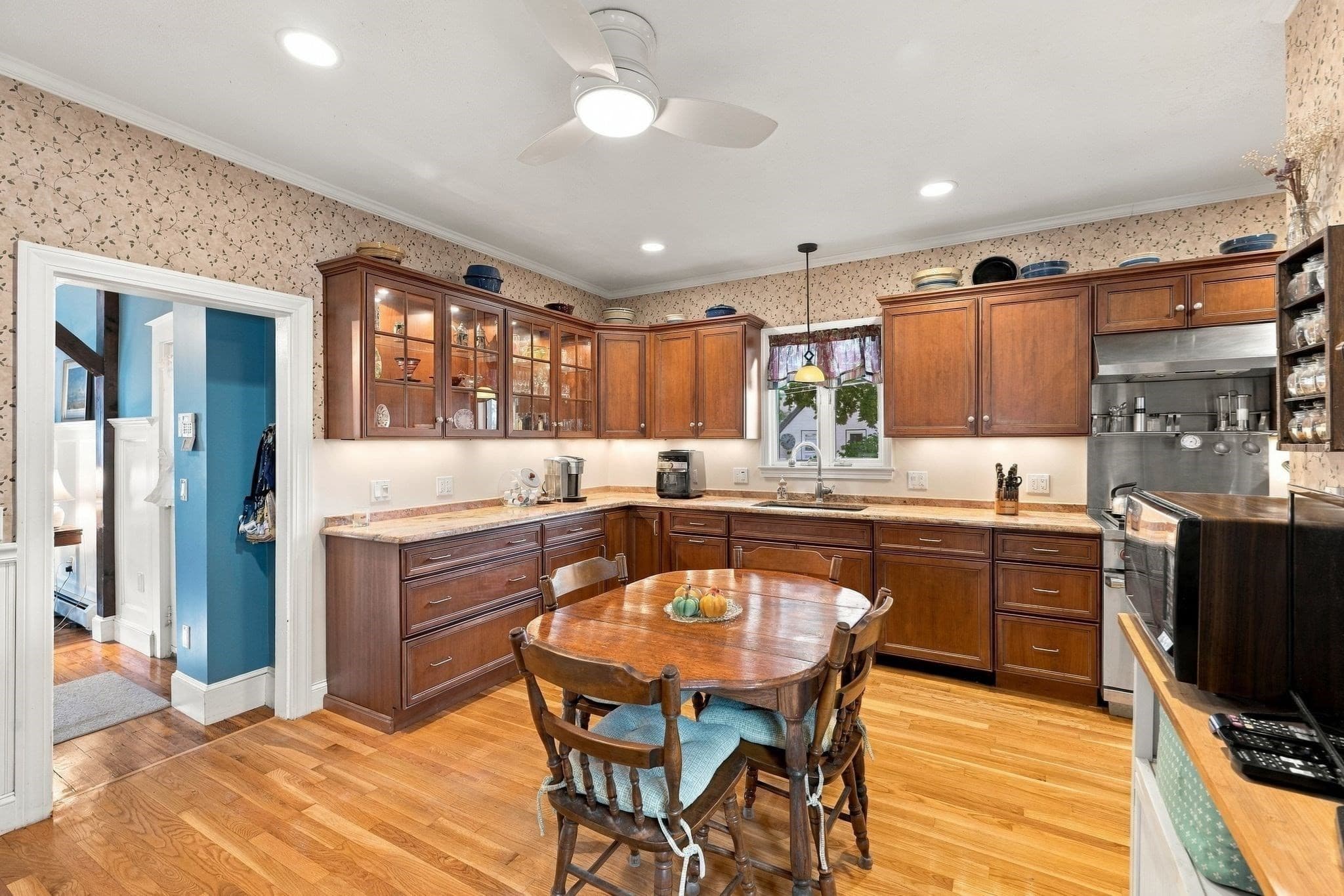 Single Family Residence at 16 Churchill Place, Lynn MA 01902, Lynn, photo 8 of 42